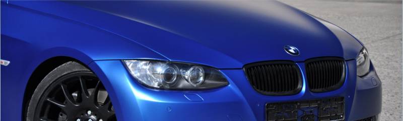 oklejanie samochodu BMW 3 foli niebieski mat z palety Bruxsafol