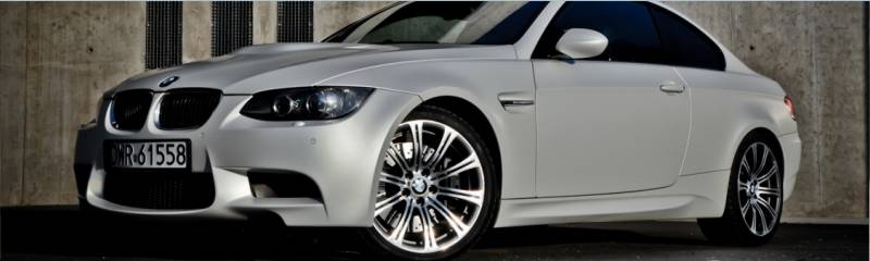oklejanie samochodu BMW M3 foli biaa pera satynowa z palety 3M