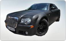 oklejanie samochodw Chrysler 300C czarny mat i carbon, zmiana koloru