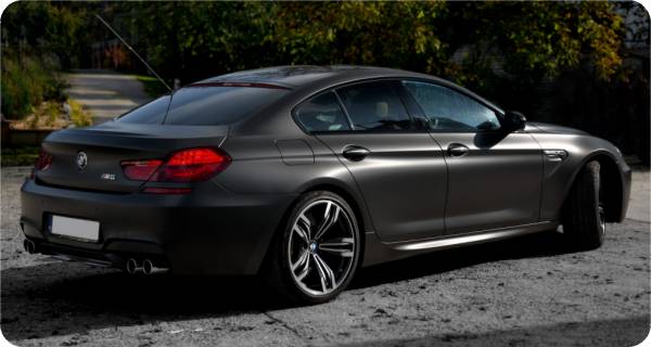 Zmiana koloru samochodu BMW M6 w kolorze Diamond Black Matte z palety PWF CC-4101