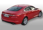 Oklejanie samochodów Jaguar XF czerwony połysk