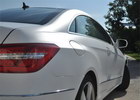 Oklejanie samochodów Mercedes E500 biały mat