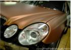 Oklejanie samochodów Mercedes E oklejony folią w kolorze Aztec Bronze z palety firmy Arlon