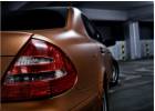 Oklejanie samochodów Mercedes E oklejony folią w kolorze Aztec Bronze z palety firmy Arlon